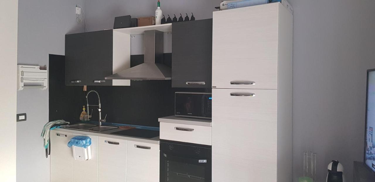 Mattia'S Apartment Куарту-Сант'Элена Экстерьер фото
